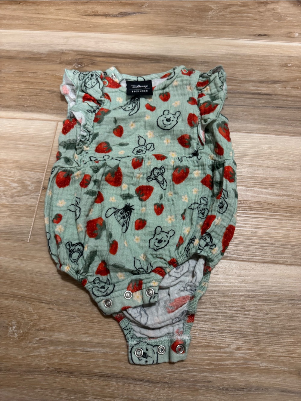 Disney organic cotton muslin Pooh with strawberry
